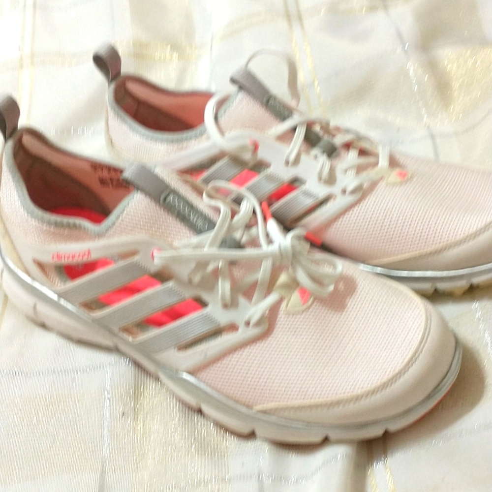 Ladies new climacool Adidas athletic shoes SZ 8 1/2 air vent on sides